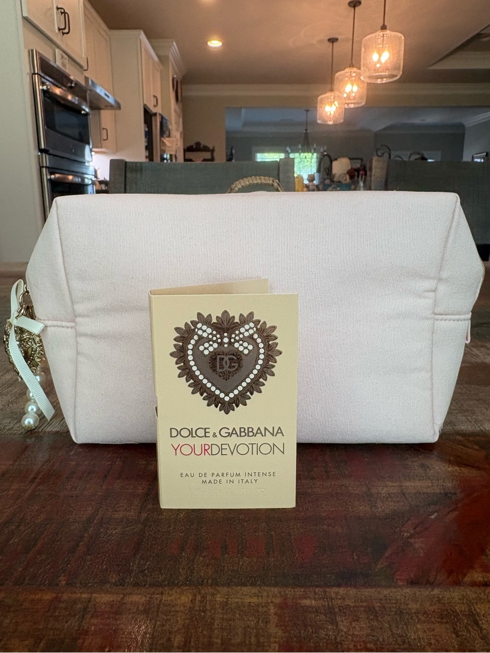 Dolce & Gabbana DEVOTION COSMETIC BAG + YOUR DEVOTION INTENSE Fragrance Sample! - Picture 1 of 11